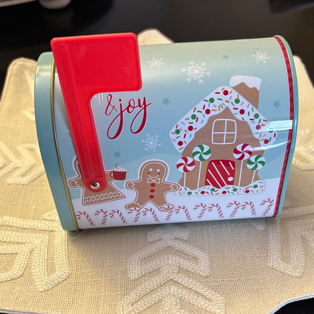 Festive Gingerbread Mailbox